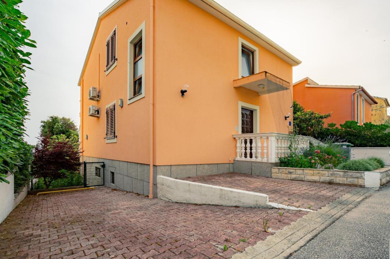 Villa Brucker Kozino Luaran gambar