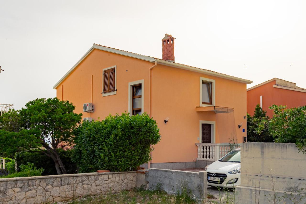 Villa Brucker Kozino Luaran gambar