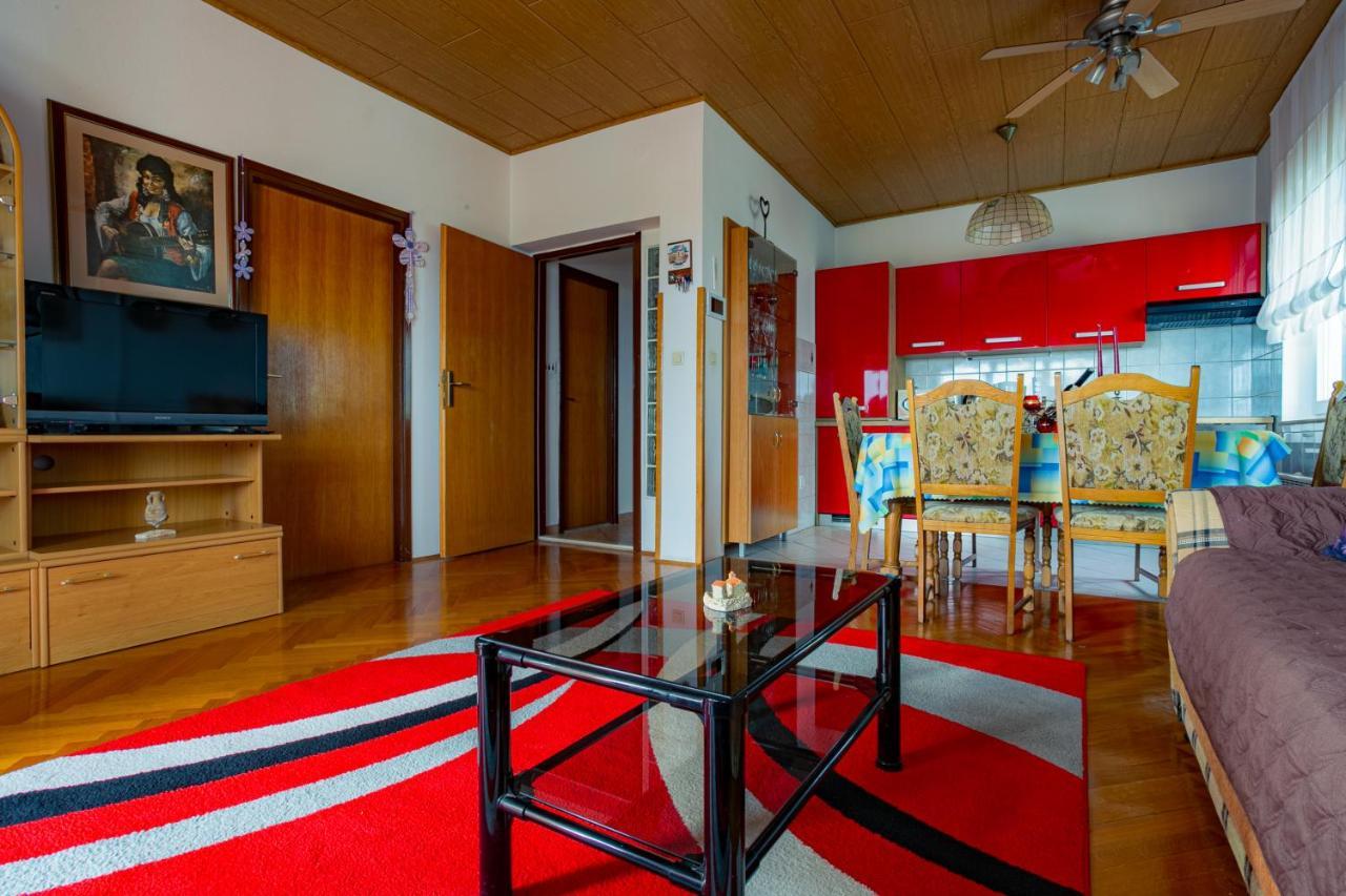 Villa Brucker Kozino Luaran gambar