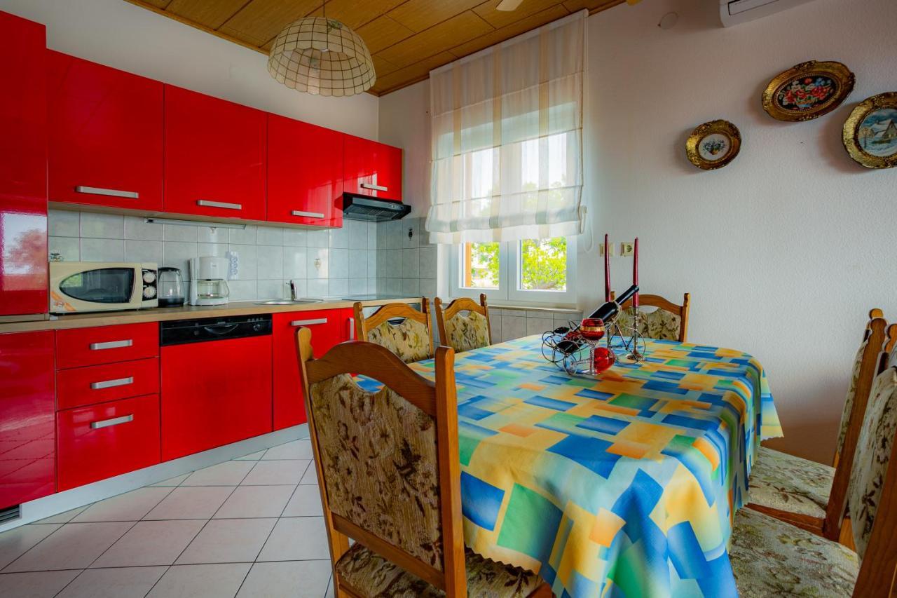 Villa Brucker Kozino Luaran gambar