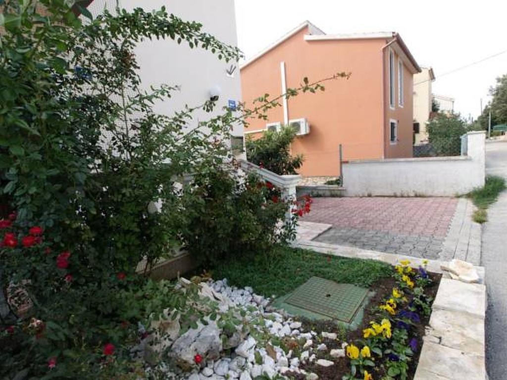 Villa Brucker Kozino Luaran gambar